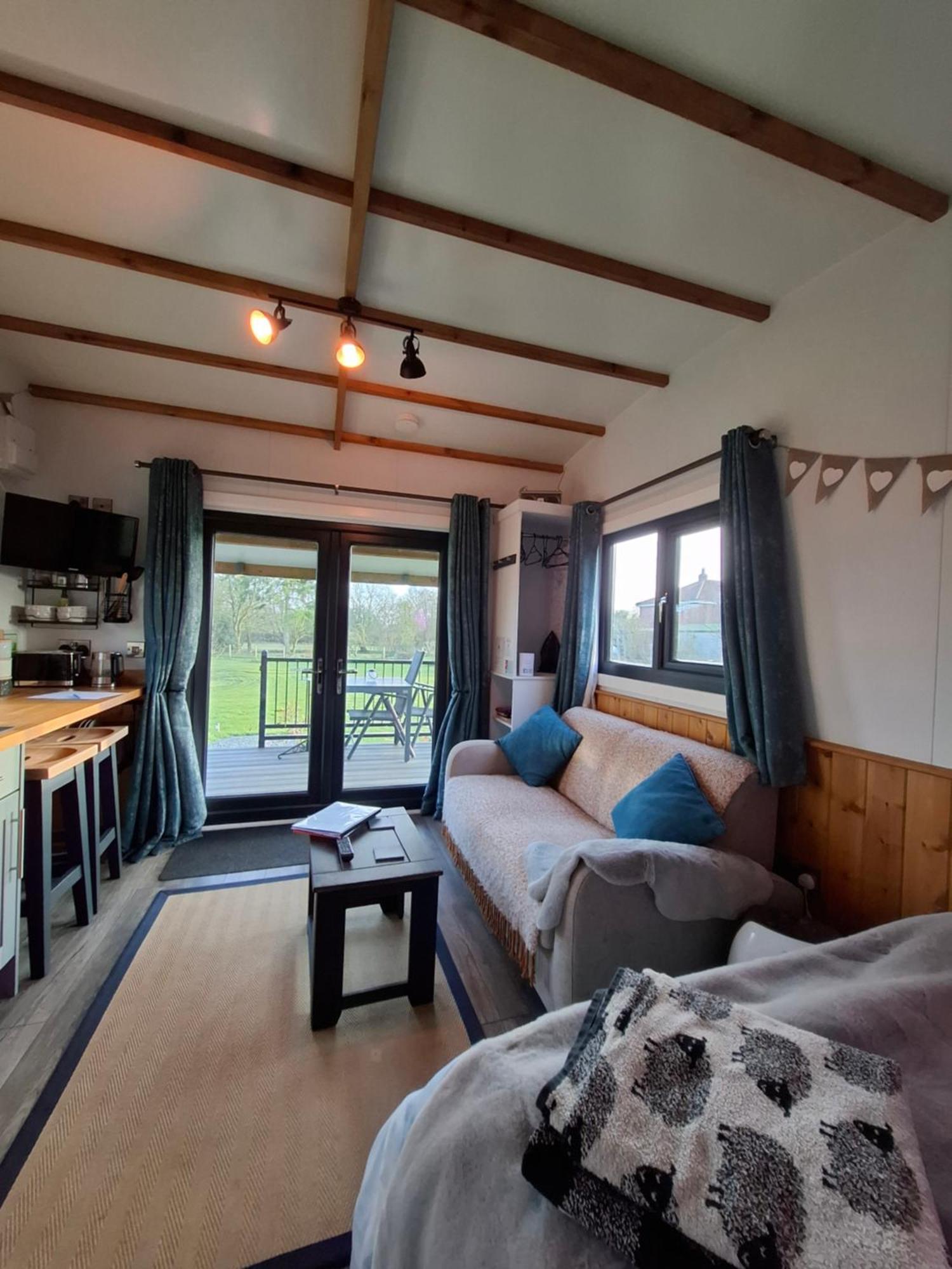 Peppercorn Pod At Beck House Glamping Salmonby Exterior foto